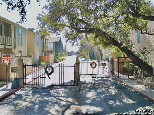 3678 Hidden Dr Apt 901, San Antonio, TX 78217