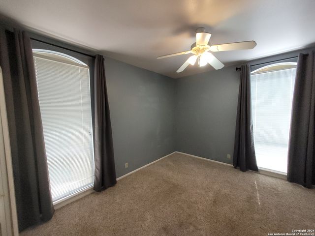 3678 Hidden Dr Apt 901, San Antonio, TX 78217
