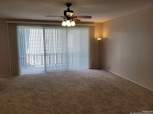 3678 Hidden Dr Apt 901, San Antonio, TX 78217
