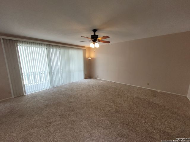3678 Hidden Dr Apt 901, San Antonio, TX 78217