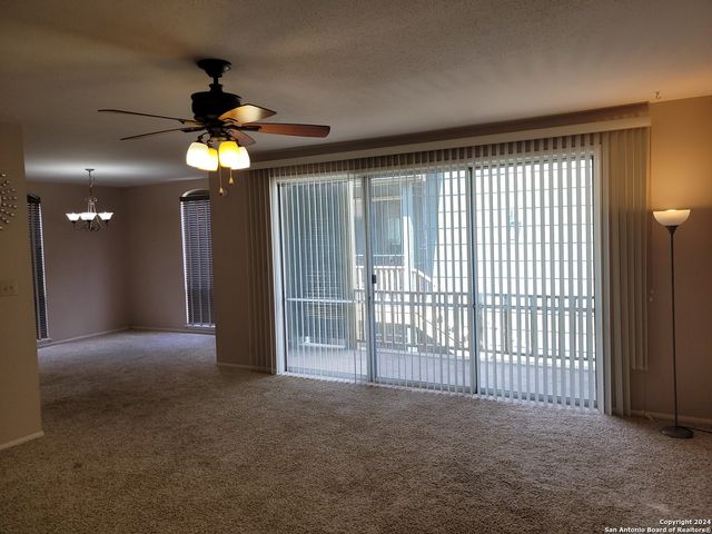 3678 Hidden Dr Apt 901, San Antonio, TX 78217