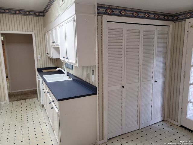 3678 Hidden Dr Apt 901, San Antonio, TX 78217
