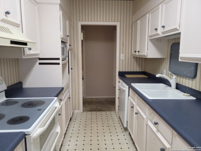 3678 Hidden Dr Apt 901, San Antonio, TX 78217