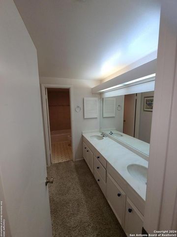 3678 Hidden Dr Apt 901, San Antonio, TX 78217