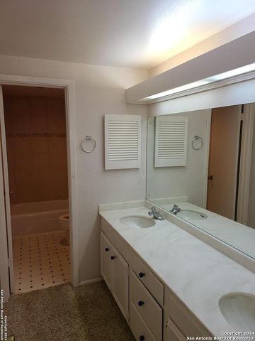 3678 Hidden Dr Apt 901, San Antonio, TX 78217