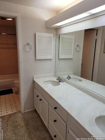 3678 Hidden Dr Apt 901, San Antonio, TX 78217