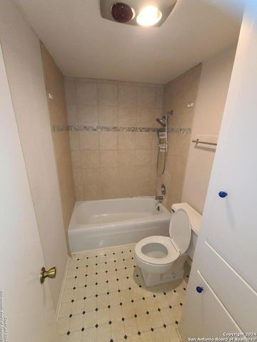 3678 Hidden Dr Apt 901, San Antonio, TX 78217