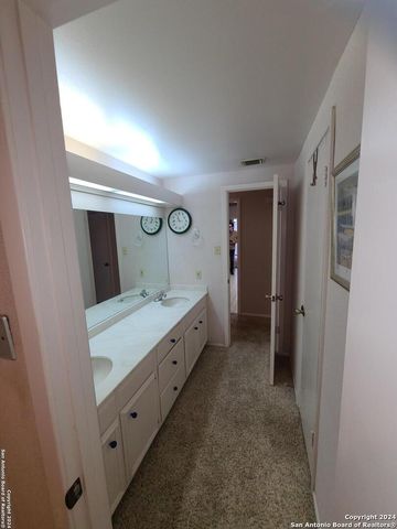 3678 Hidden Dr Apt 901, San Antonio, TX 78217