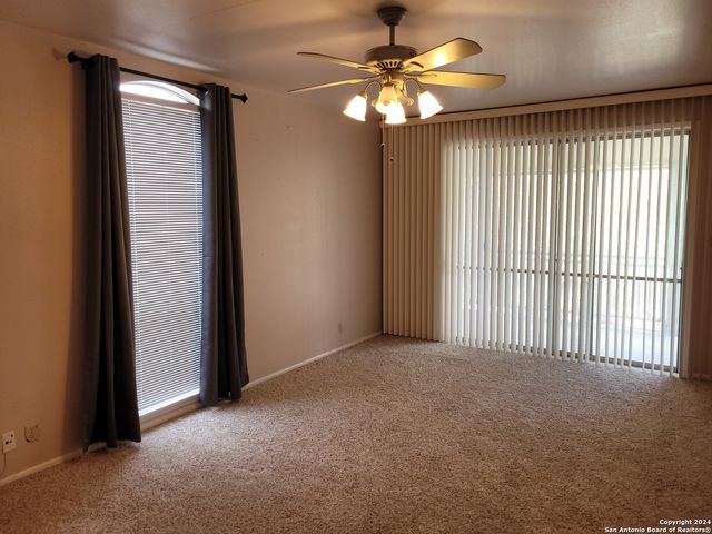 3678 Hidden Dr Apt 901, San Antonio, TX 78217