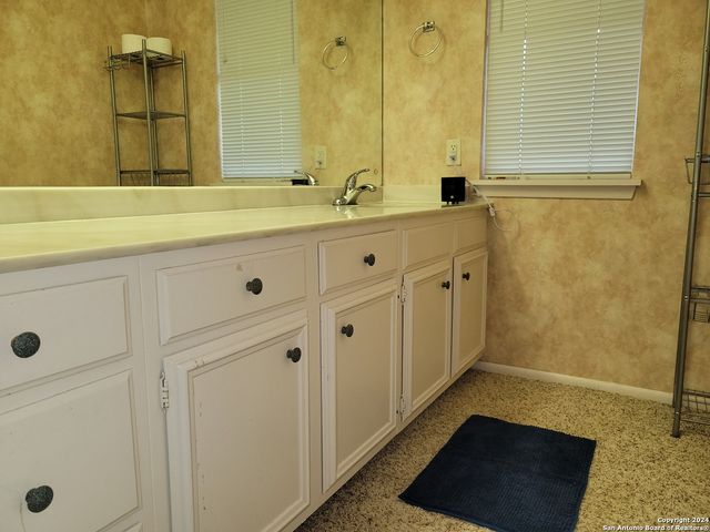 3678 Hidden Dr Apt 901, San Antonio, TX 78217