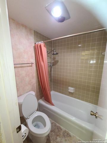 3678 Hidden Dr Apt 901, San Antonio, TX 78217