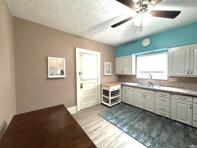 806 W 6th Street, Marion, IN 46953