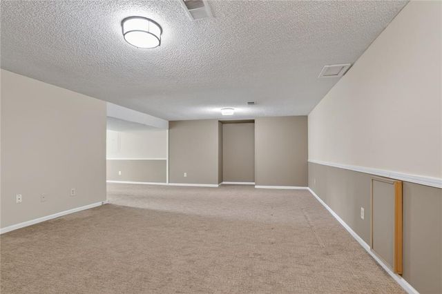 5121 NW 59th Terrace, Kansas City, MO 64151