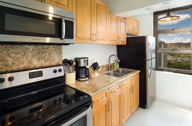 201 Ohua Street 3513, Honolulu, HI 96813