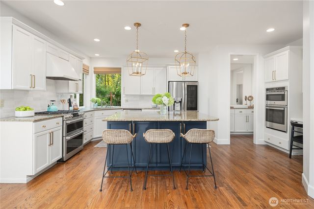 1111 272nd Place SE, Sammamish, WA 98075