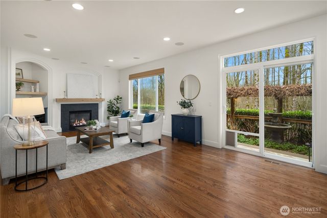 1111 272nd Place SE, Sammamish, WA 98075