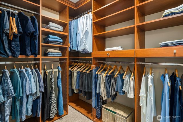 1111 272nd Place SE, Sammamish, WA 98075