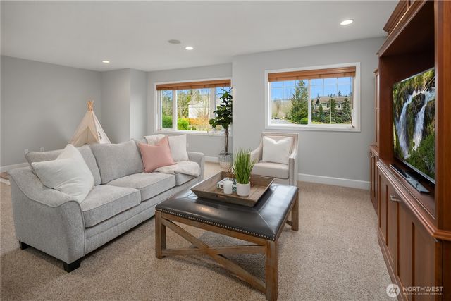 1111 272nd Place SE, Sammamish, WA 98075