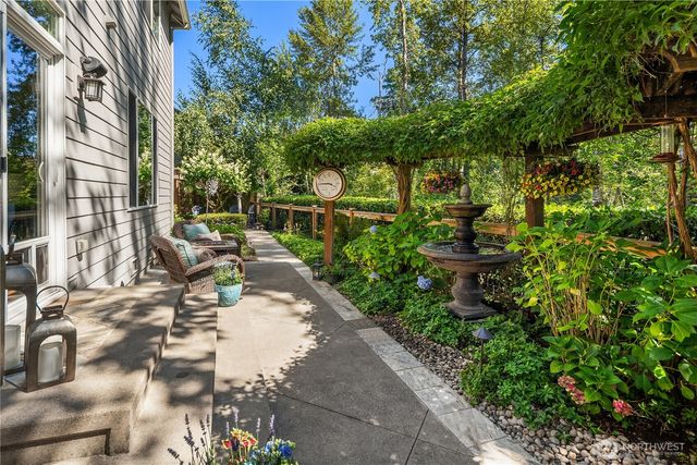 1111 272nd Place SE, Sammamish, WA 98075