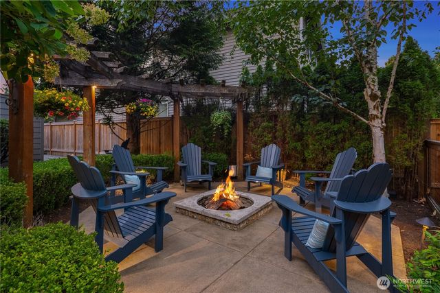 1111 272nd Place SE, Sammamish, WA 98075