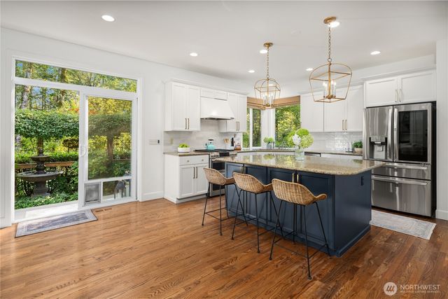 1111 272nd Place SE, Sammamish, WA 98075