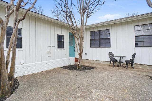 3215 Las Vegas Trail 3213, Fort Worth, TX 76116