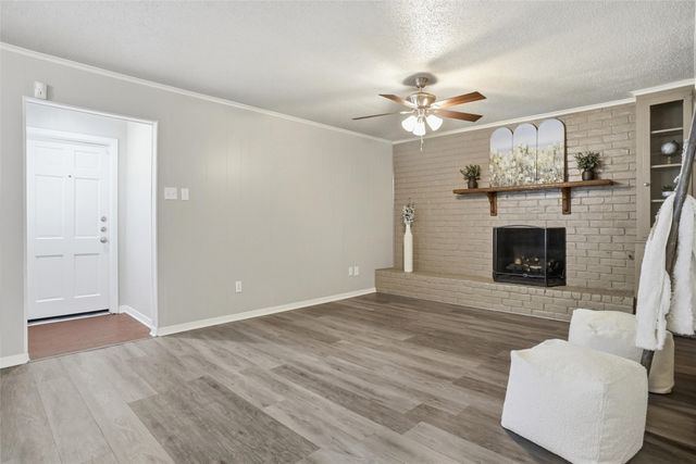 3215 Las Vegas Trail 3213, Fort Worth, TX 76116