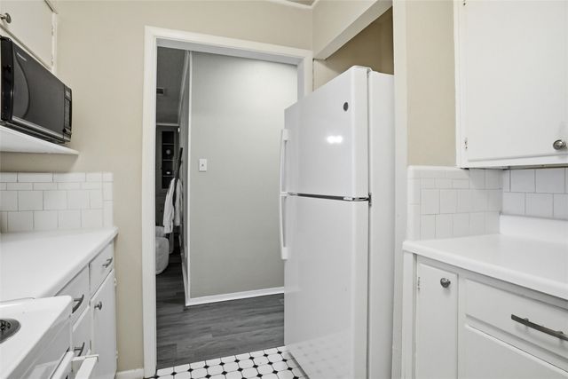 3215 Las Vegas Trail 3213, Fort Worth, TX 76116