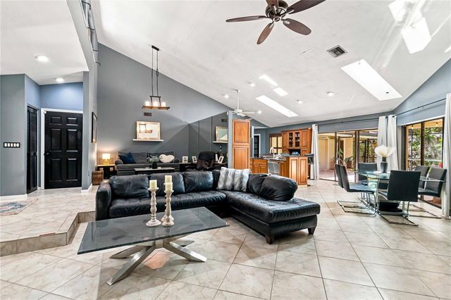 902 DRAKESWOOD COURT, Sarasota, FL 34232