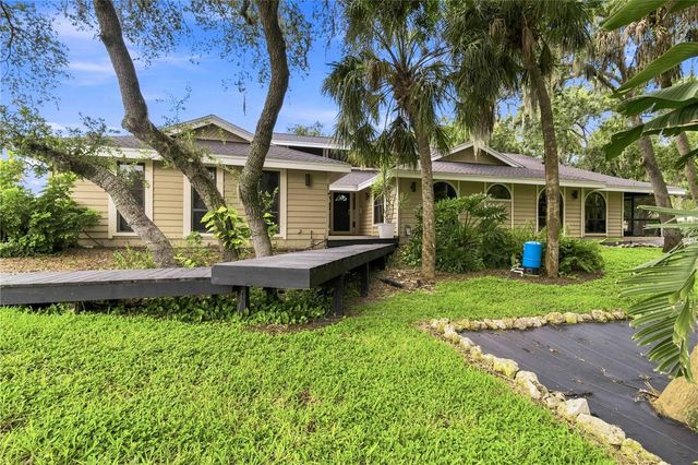 902 DRAKESWOOD COURT, Sarasota, FL 34232
