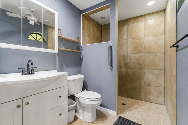 902 DRAKESWOOD COURT, Sarasota, FL 34232