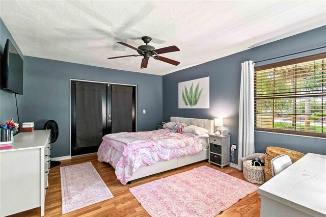 902 DRAKESWOOD COURT, Sarasota, FL 34232