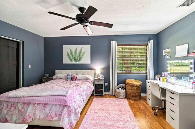 902 DRAKESWOOD COURT, Sarasota, FL 34232