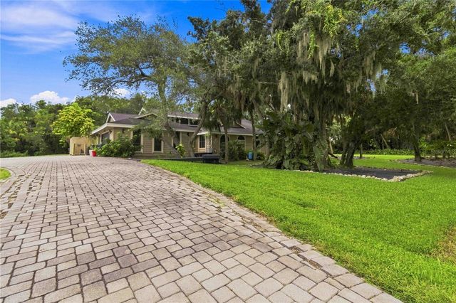 902 DRAKESWOOD COURT, Sarasota, FL 34232