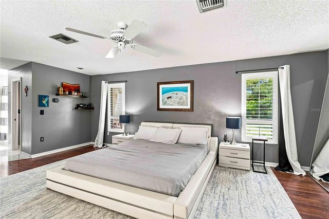 902 DRAKESWOOD COURT, Sarasota, FL 34232