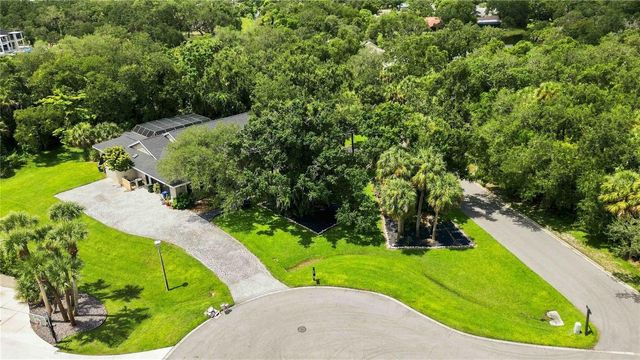 902 DRAKESWOOD COURT, Sarasota, FL 34232