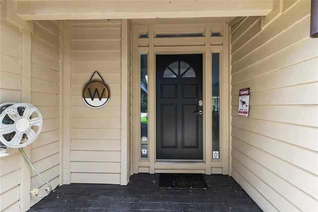 902 DRAKESWOOD COURT, Sarasota, FL 34232