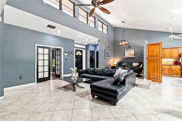 902 DRAKESWOOD COURT, Sarasota, FL 34232