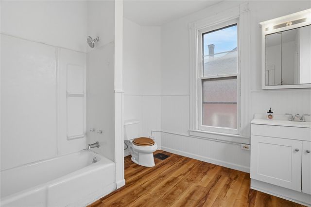 153 Comrie Ave, Braddock, PA 15104