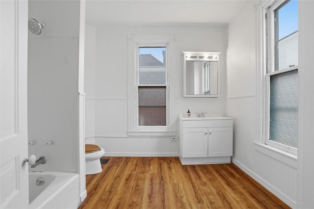 153 Comrie Ave, Braddock, PA 15104