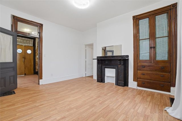153 Comrie Ave, Braddock, PA 15104
