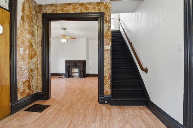 153 Comrie Ave, Braddock, PA 15104