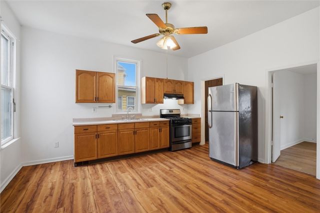 153 Comrie Ave, Braddock, PA 15104