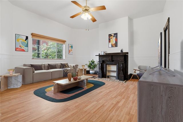 153 Comrie Ave, Braddock, PA 15104