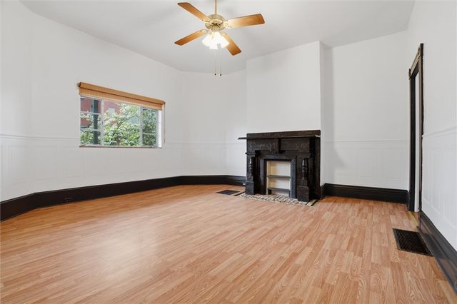 153 Comrie Ave, Braddock, PA 15104