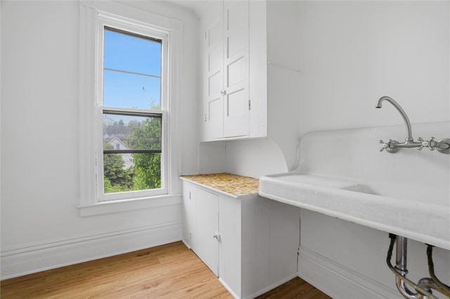153 Comrie Ave, Braddock, PA 15104