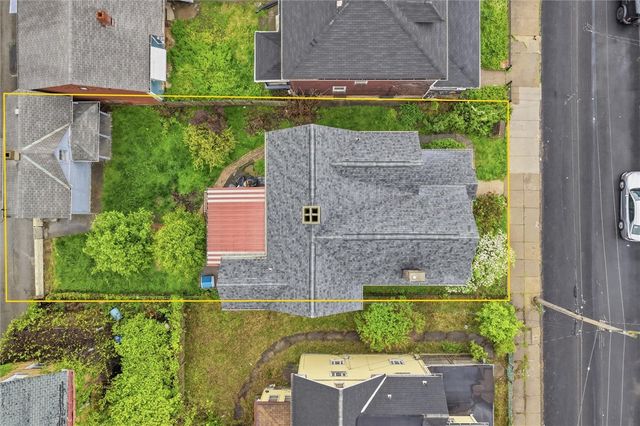 153 Comrie Ave, Braddock, PA 15104