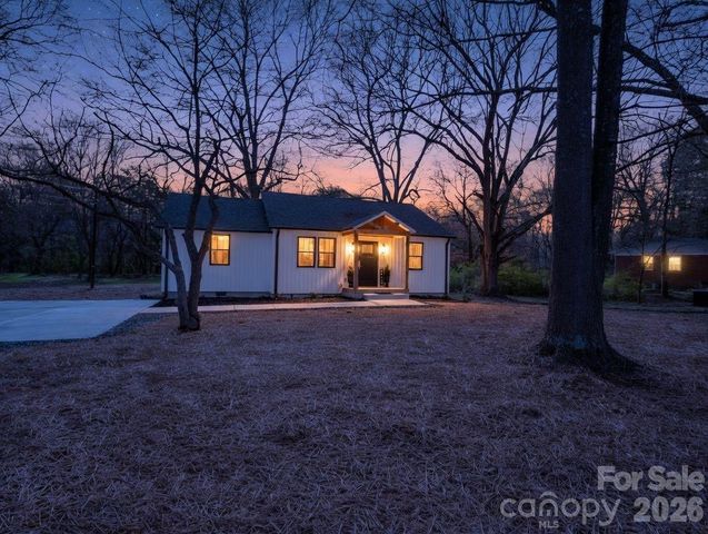 1325 W NC Hwy 150 Highway, Lincolnton, NC 28092