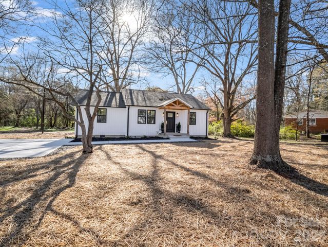 1325 W NC Hwy 150 Highway, Lincolnton, NC 28092