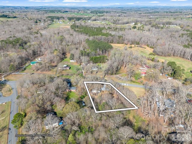 1325 W NC Hwy 150 Highway, Lincolnton, NC 28092